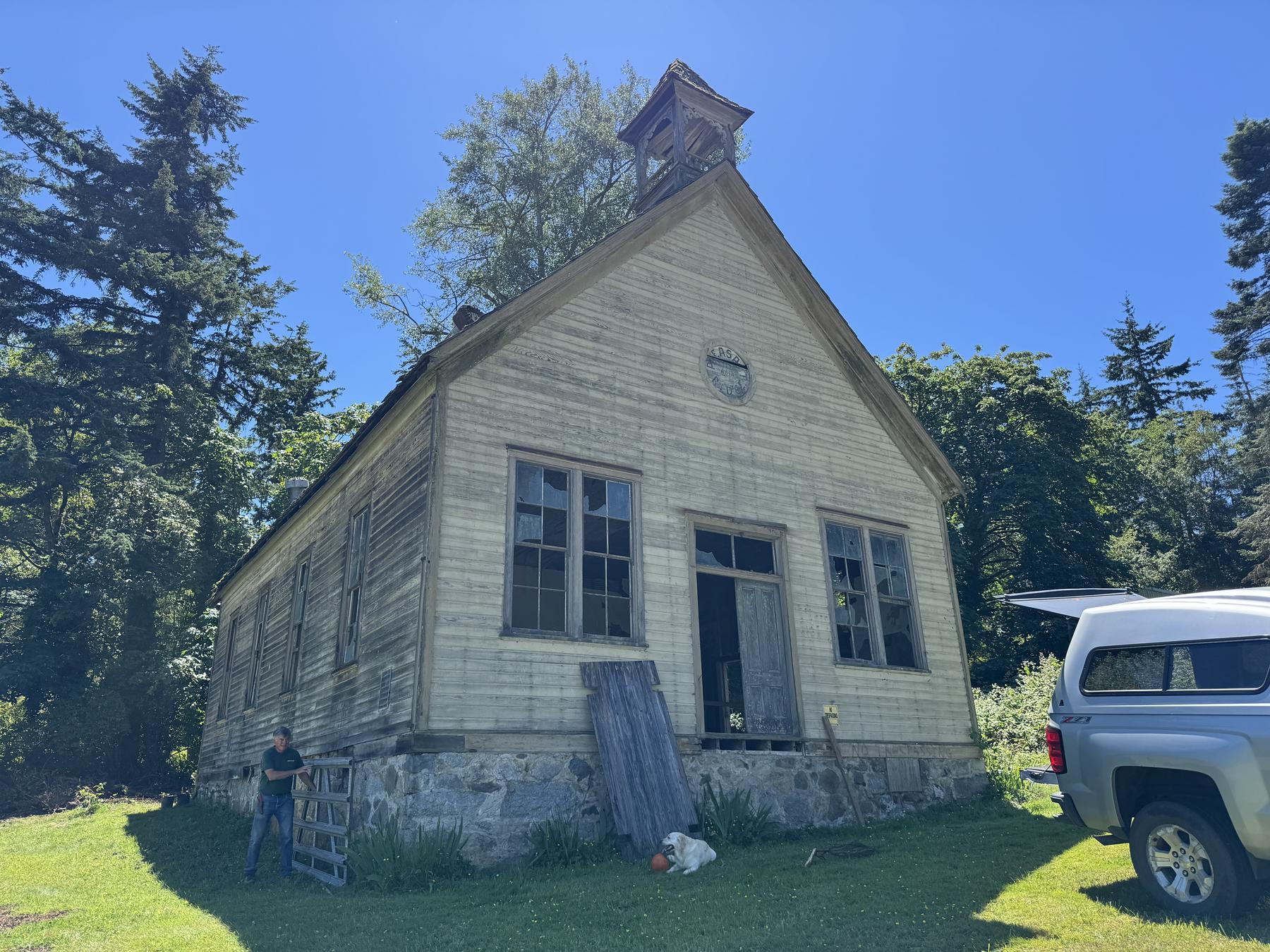 Removing plywood from windows